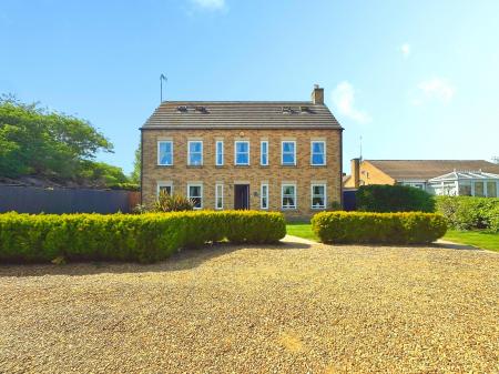 6 bedroom Detached house for sale in Chapel Street, Crowland, PE6