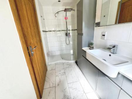 6 bedroom Detached house for sale in Chapel Street, Crowland, PE6