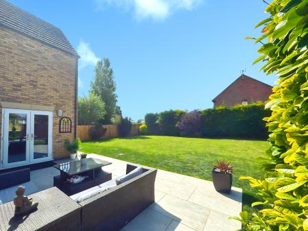 6 bedroom Detached house for sale in Chapel Street, Crowland, PE6