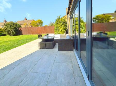 6 bedroom Detached house for sale in Chapel Street, Crowland, PE6