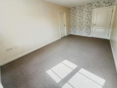 2 bedroom Flat to let in Molyneux Square, Hampton Vale, Peterborough, PE7