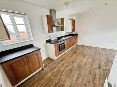 2 bedroom Flat to let in Molyneux Square, Hampton Vale, Peterborough, PE7