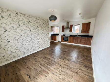 2 bedroom Flat to let in Molyneux Square, Hampton Vale, Peterborough, PE7
