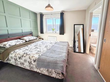3 bedroom Semi-detached house for sale in Harrier Way, Market Deeping, PE6