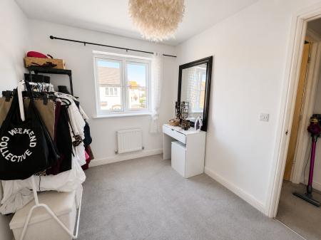 3 bedroom Semi-detached house for sale in Harrier Way, Market Deeping, PE6
