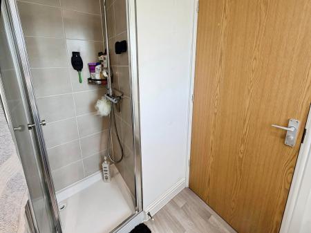 3 bedroom Semi-detached house for sale in Harrier Way, Market Deeping, PE6