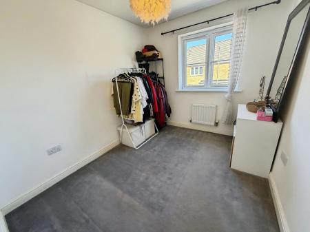 3 bedroom Semi-detached house for sale in Harrier Way, Market Deeping, PE6