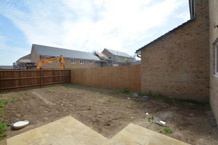 3 bedroom Semi-detached house to let in Waterfield Close, Central, Peterborough, PE3
