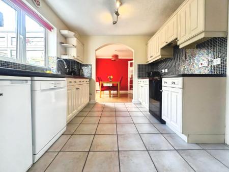 4 bedroom Detached house for sale in Deene Close, Market Deeping, PE6
