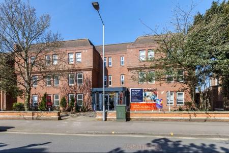 1 bedroom Flat to let in Park Road, Peterborough, PE1