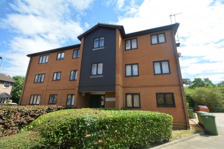 2 bedroom Flat to let in Hadrians Court, Peterborough, PE2