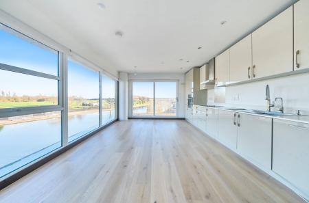 2 bedroom Apartment to let in Fletton Quays, Fletton Quays, Peterborough, PE2