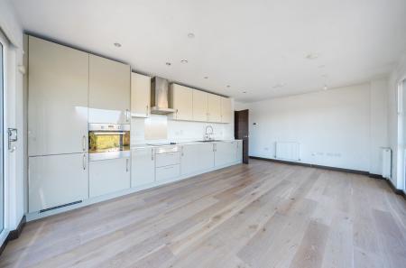 2 bedroom Apartment to let in Fletton Quays, Fletton Quays, Peterborough, PE2