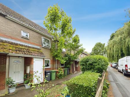 2 bedroom Terraced House to let in St Augustines Walk, Wharf Road, Woodston, Peterborough, PE2