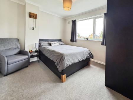 3 bedroom Semi-detached house for sale in Byron Close, Stanground, Peterborough, PE2