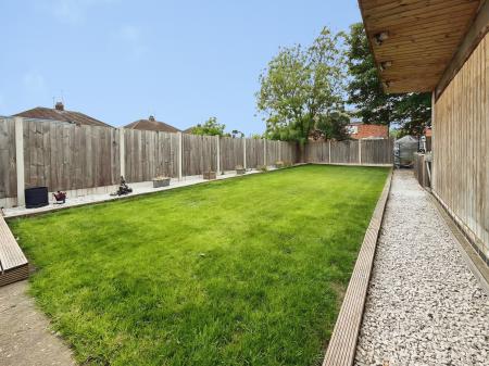 3 bedroom Semi-detached house for sale in Byron Close, Stanground, Peterborough, PE2