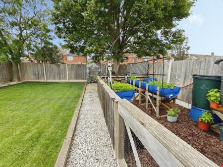 3 bedroom Semi-detached house for sale in Byron Close, Stanground, Peterborough, PE2