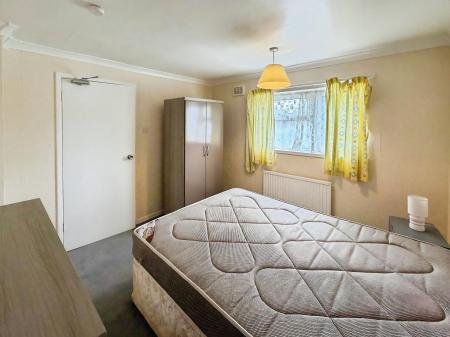 2 bedroom Semi-detached house to let in Richmond Avenue, Peterborough, PE4