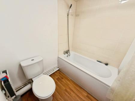 1 bedroom Flat to let in Misterton Court, Orton Plaza, Orton Goldhay, Peterborough, PE2