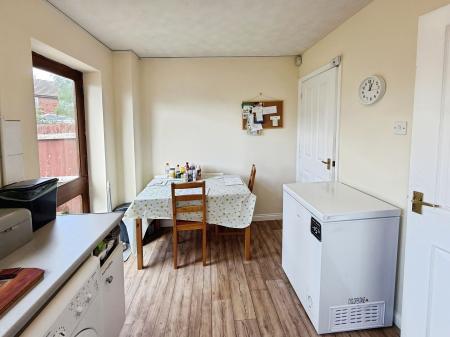 2 bedroom Terraced House to let in Nightingale Court, Gunthorpe, Peterborough, PE4