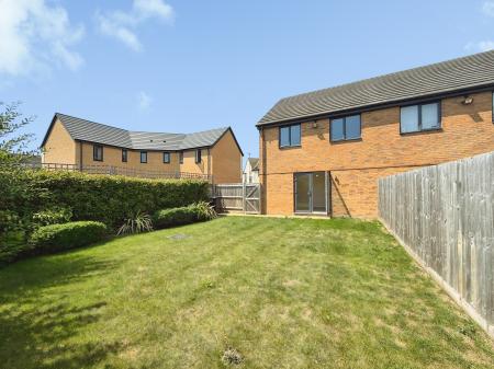 3 bedroom Semi-detached house to let in Chamberlain Way, Gunthorpe, Peterborough, PE4