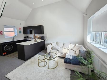 2 bedroom Flat to let in Halfleet, Market Deeping, PE6