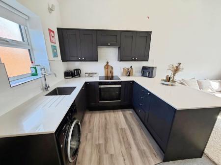 2 bedroom Flat to let in Halfleet, Market Deeping, PE6