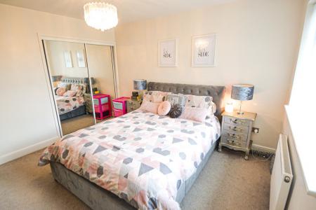 5 bedroom Detached house for sale in Fountains Place, Eye, PE6