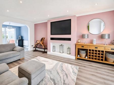 5 bedroom Detached house for sale in Fountains Place, Eye, PE6