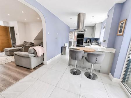 5 bedroom Detached house for sale in Fountains Place, Eye, PE6