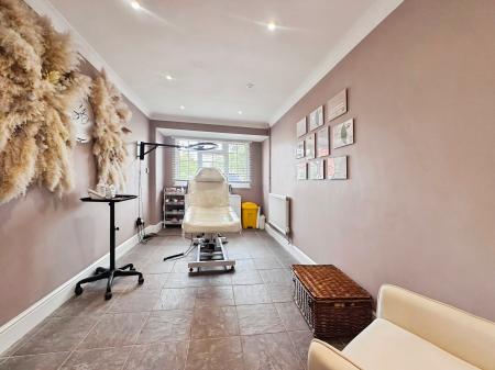 5 bedroom Detached house for sale in Fountains Place, Eye, PE6