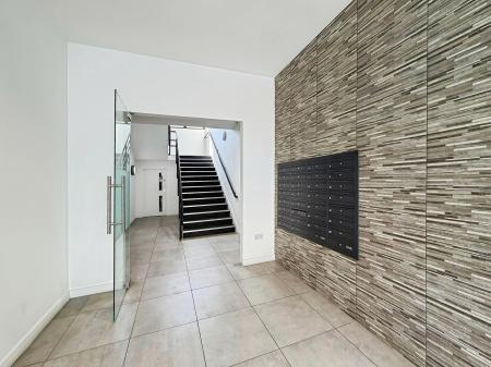 2 bedroom Flat to let in Wentworth Street, City Centre, Peterborough, PE1