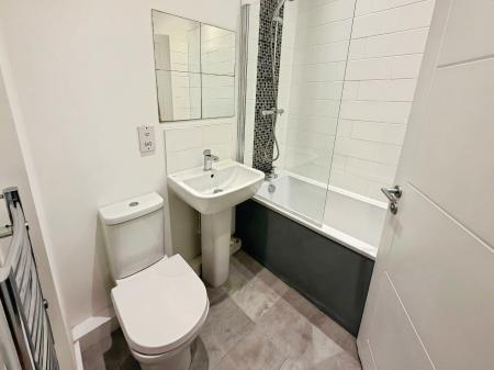 2 bedroom Flat to let in Wentworth Street, City Centre, Peterborough, PE1
