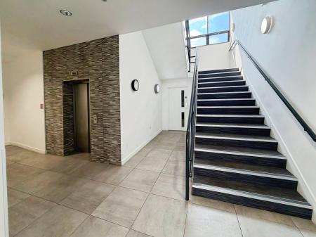 2 bedroom Flat to let in Wentworth Street, City Centre, Peterborough, PE1