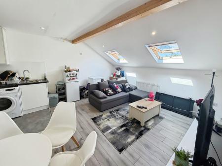 1 bedroom Flat to let in Whitsed Street, Eastfield, Peterborough, PE1