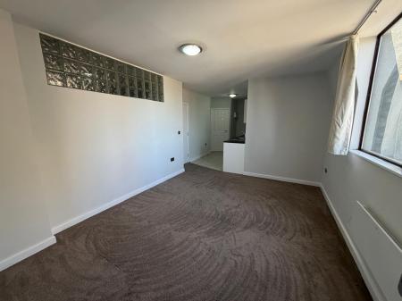 1 bedroom Flat to let in New Priestgate House, City Centre, Peterborough, PE1