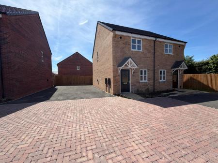 Typhoon Drive, Market Deeping, PE6