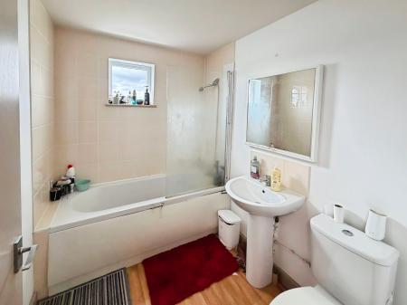 2 bedroom Flat to let in Misterton Court, Orton Plaza, Orton Goldhay, Peterborough, PE2