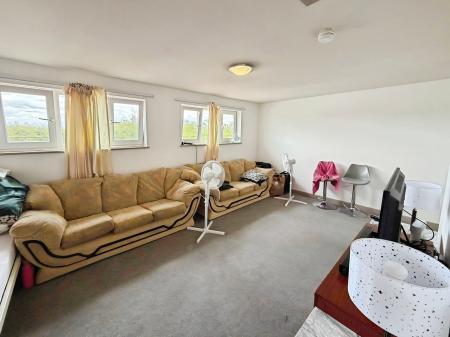2 bedroom Flat to let in Misterton Court, Orton Plaza, Orton Goldhay, Peterborough, PE2