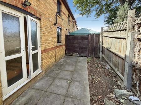 1 bedroom Flat to let in Henry Street, Peterborough, PE1
