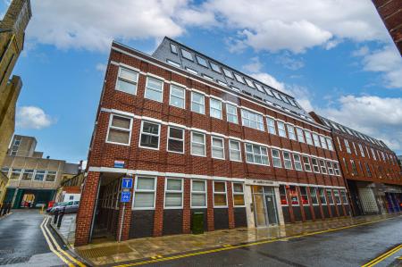 2 bedroom Flat to let in Priestgate, Peterborough, PE1