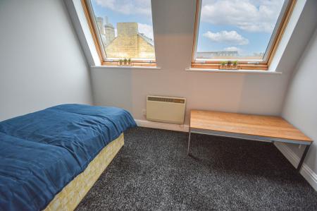 2 bedroom Flat to let in Priestgate, Peterborough, PE1