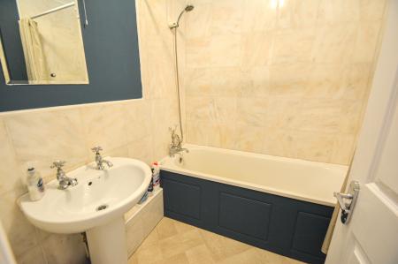 2 bedroom Flat to let in Priestgate, Peterborough, PE1