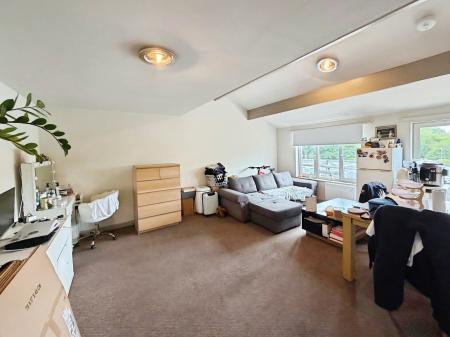 2 bedroom Flat to let in Misterton Court, Orton Plaza, Orton Goldhay, Peterborough, PE2