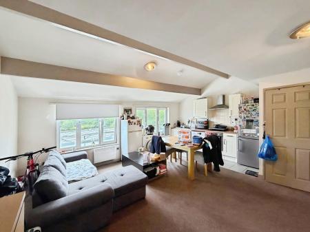 2 bedroom Flat to let in Misterton Court, Orton Plaza, Orton Goldhay, Peterborough, PE2