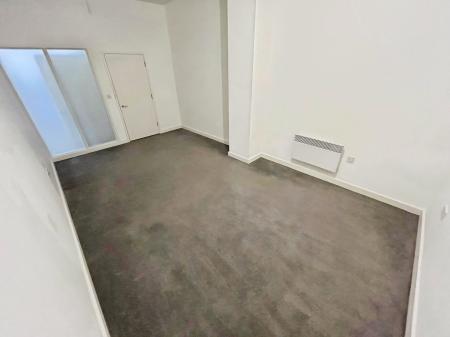 2 bedroom Flat to let in Vicarage Farm Road, Peterborough, PE1