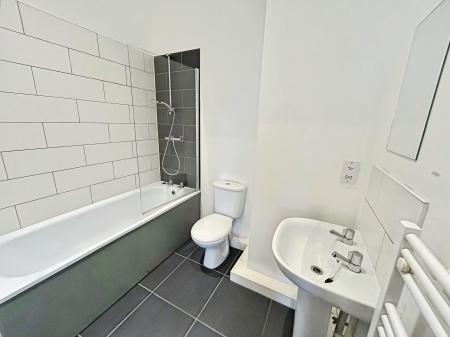 2 bedroom Flat to let in Vicarage Farm Road, Peterborough, PE1