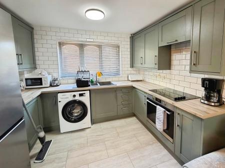2 bedroom Detached house to let in Cardinals Gate, Werrington, Peterborough, PE4