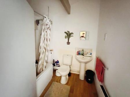 2 bedroom Flat to let in Misterton Court, Ortonplaza, Orton Goldhay, Peterborough, PE2