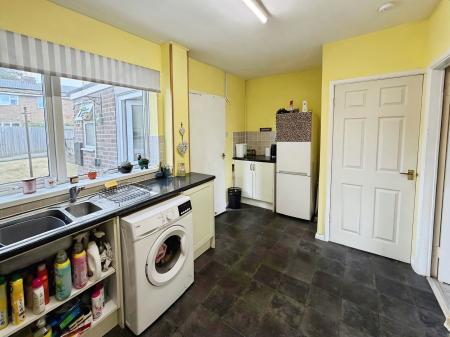 2 bedroom Detached house to let in Wharf Road, Woodston, Peterborough, PE2